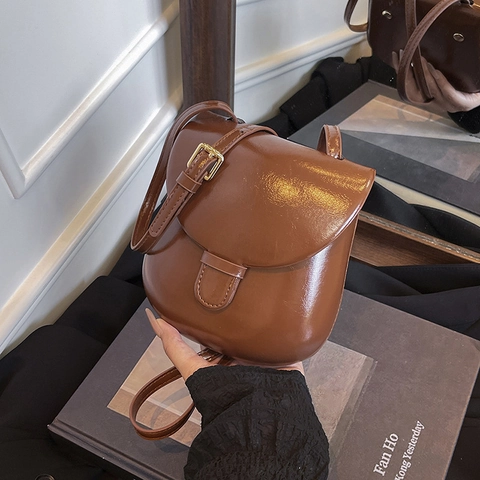 Damen Retro PU Leder Satteltasche Korean Ins Stil Mode Schulter Umhängetasche Hochglanz Glänzend Halbkreis Handtasche Geldbörse