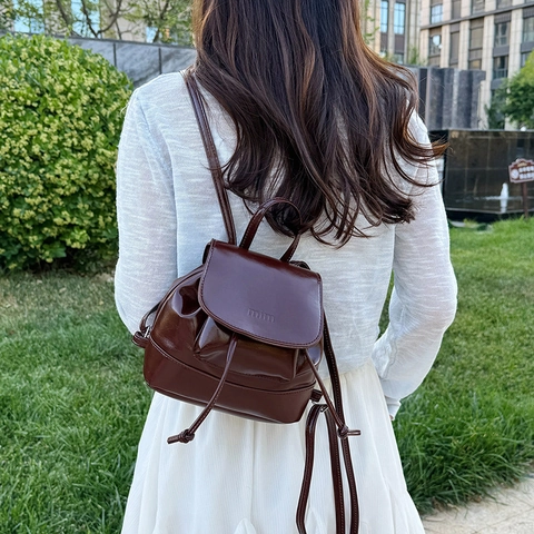 Koreanischer Minimalismus Damen PU Leder Mini Rucksack Plissiert Kordelzug Magnetschnalle Kleiner Reise Daypack Mode Tasche