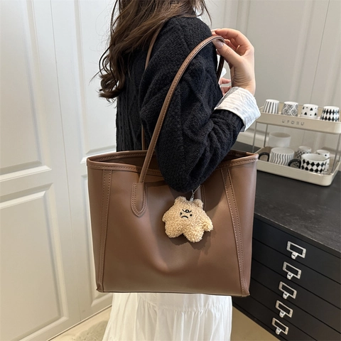 Women's Large Capacity PU Leather Tote Bag Minimalist Commute Shoulder Handbag Contrasting Colors Stitching Bag With Pendant