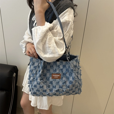 Mode Denim Schaakbord Tote Bag Grote Capaciteit Schoudertas Met Gerafelde Randen Metalen Ketting Voor Vrouwen Woon-Werkverkeer