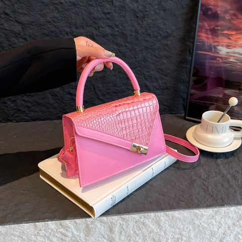 Petit Sac Carré en Cuir PU à Motif Crocodile Rétro pour Femmes Sac à Bandoulière de Mode Avec Fermoir en Métal Sac à Main de Trajet Quotidien