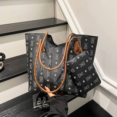 Ensemble de Sac Cabas en Cuir PU pour Femmes avec Motif Ours Sac à Bandoulière Grande Capacité avec Pochette Intérieure Sac à Main