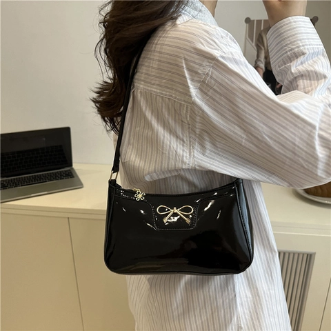 Sac Sous le Bras en Cuir Verni Style Coréen Pour Femmes Nœud en Métal Doré Sac à Épaule Grande Capacité Sac PU