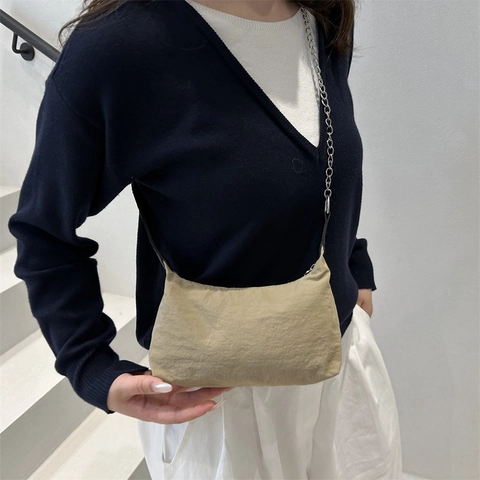 Women Urban Minimalist Nylon Hobo Bag Candy Color Pleated Shoulder Bag Casual Underarm Pillow Bag With Silver Metal Chain