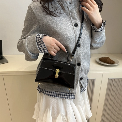 Vintage Lackleder Baguette Tasche Für Damen Mode Leopardenmuster Handtasche Glänzend Kleine Crossbody Tasche Mit Metallverschluss Und Verstellbarem Gurt