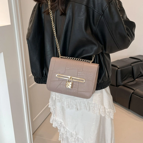 Dames Krokodillenpatroon PU Leer Schoudertas Mode Hart Hangslot Metalen Ketting Kleine Vierkante Schoudertas Satchel