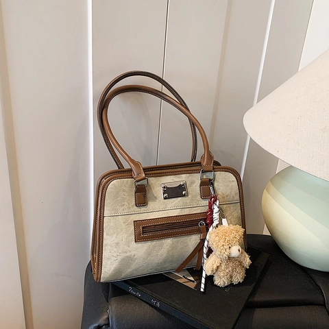 Vintage PU Leather Tote Bag For Women Large Capacity Solid Color Shoulder Bag With Bear Charm Preppy Commuter Handbag