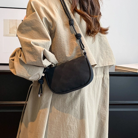 Vintage PU Mattleder Umhängetasche Satteltasche Für Damen Minimalistische Halbmond Schultertasche Mit Knotenband-Dekoration