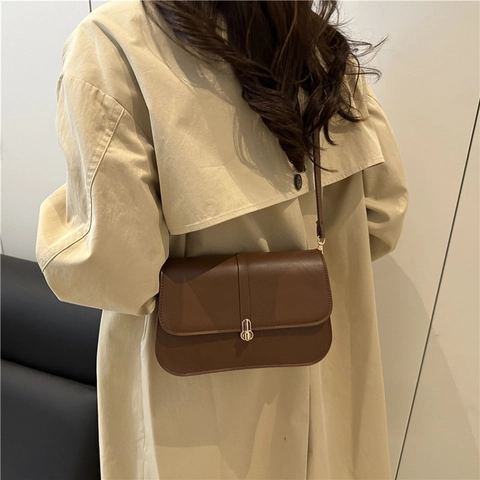 Fashion PU Leather Crossbody Bag For Women Vintage Square Shoulder Bag With Gold Buckle Elegant Daily Commuter Baguette Bag