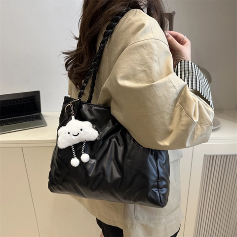 Trendy Women Quilted PU Leather Tote Bag Large Capacity Shoulder Bag With Braided Handle Cute Cloud Pendant Commute Bag