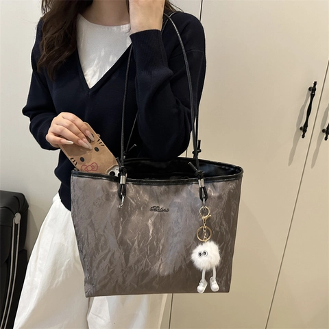 Women Large Capacity Crinkle Texture Tote Bag Urban Minimalist Solid Color Shoulder Bag With Plush Monsters Pendant Casual Commuting Handbag