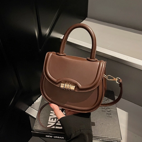 Women Retro PU Leather Saddle Crossbody Bag Gold Metal Lock Minimalist Small Square Handbag Shoulder Bag Solid Color Purse