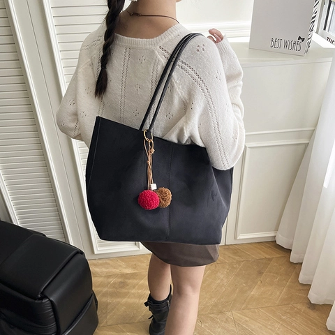 Borsa Tote Vintage da Donna in Pelle Scamosciata PU Grande Capacità Borsa a Tracolla Minimalista Con Ciondolo Pompon