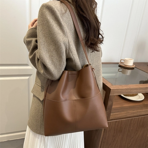 Women Large Capacity PU Leather Bucket Bag Minimalist Solid Color Shoulder Bag Fashion Tote Bag For Daily Work Travel