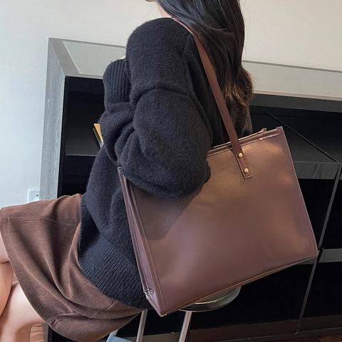 Women Large Capacity PU Leather Tote Bag Fashion Solid Color Commuter Shoulder Bag With Topstitching And Gold Rivets Handbag