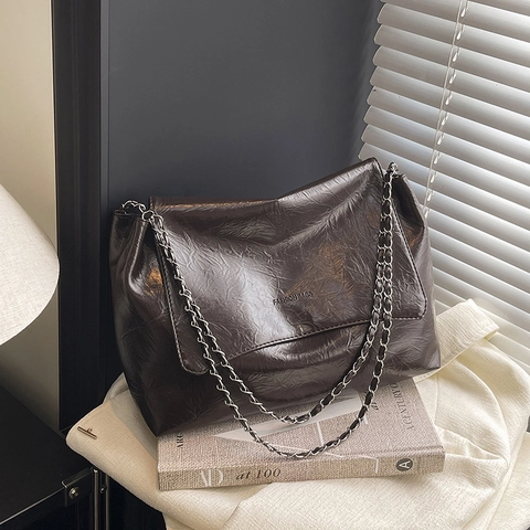 Women Fashion PU Leather Pleated Tote Bag Large Capacity Crossbody Shoulder Bag With Chain Strap Retro Commuter Office Work Bag