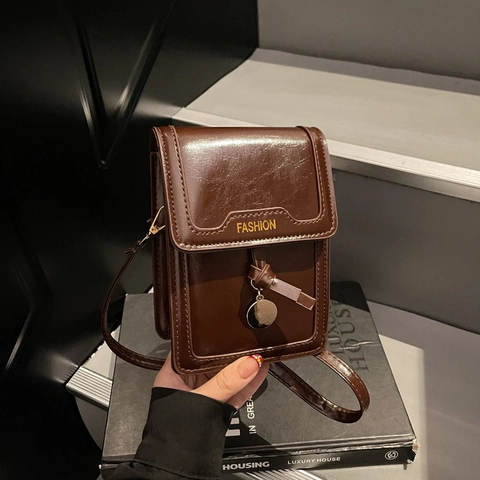 Borsa a Tracolla Quadrata Piccola da Donna Borsa Portacellulare in Pelle PU Con Stampa Lettere e Ciondolo in Metallo Gioielli