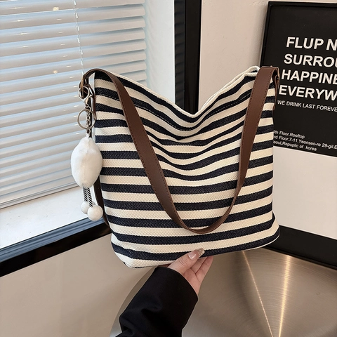 Borsa Tote in Tela a Righe per Donna Grande Capacità Con Ciondolo a Nuvola in Peluche Borsa a Tracolla Casual Street Style