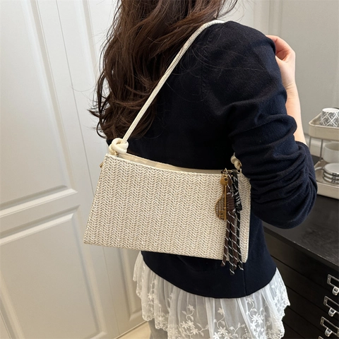 Bolso de Axila Tejido para Mujer Otoño Nuevo Bolso de Hombro de Temperamento Bolso Baguette de Viaje Con Colgante de Borla Bolso de Tela de Poliéster