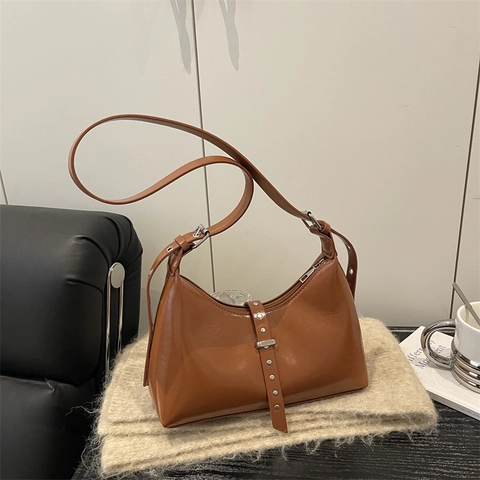 Retro Glossy PU Leather Underarm Bag For Women Rivet Decor Adjustable Strap Hobo Shoulder Bag Vintage Solid Color Fashion Handbag