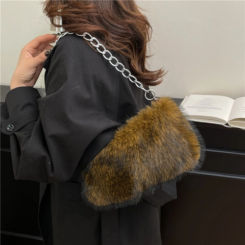 Damen Kunstpelz Achseltasche Mode Plüsch Kette Umhängetasche Luxus Weiche Pelzige Tote Herbst Winter Party Baguette Tasche