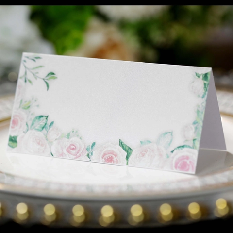 Élégants Marque-places de Table à Imprimé Roses Florales Papier Perlé Ajouré Cartes de Nom pour Décoration de Mariage Banquet Fête