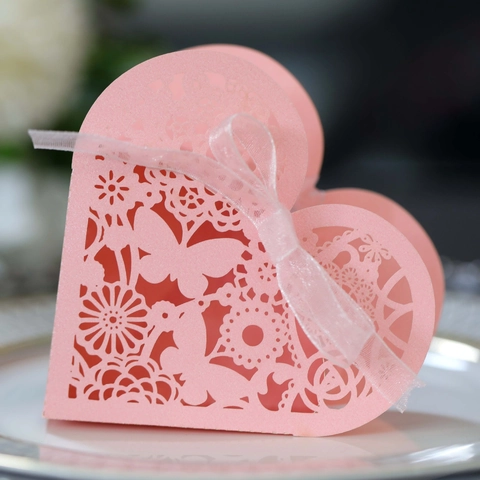 Laser Cut Heart Shaped Wedding Favor Candy Boxes Butterfly Hollow Pearlescent Paper Gift Boxes With Ribbons Party Decoration