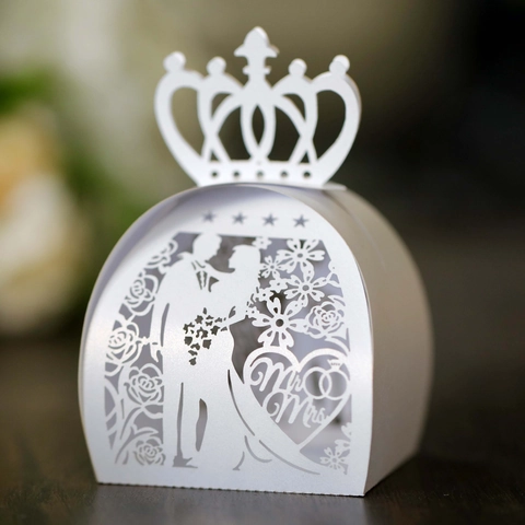 Elegant Crown Laser Cut Wedding Favor Box Pearlescent Paper Hollow Out Groom Bride Pattern Candy Chocolate Gift Packaging Box