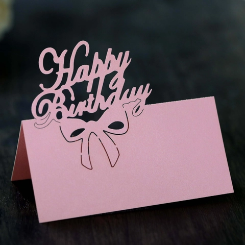 Segnaposti con Lettere Happy Birthday Tagliati al Laser Carta Perlata Traforata con Farfalla per Decorazione Tavolo Festa