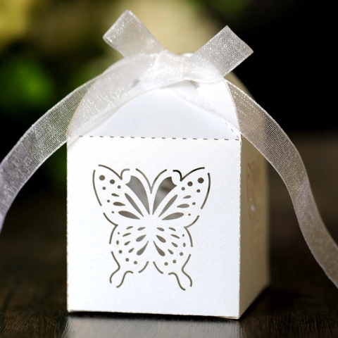 Elegant Laser Cut Butterfly Pearlescent Paper Candy Box For Wedding Party Favor Chocolate Gift Box Packaging With Ribbon