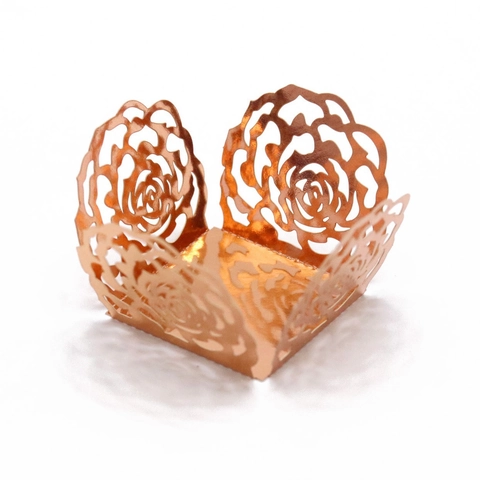 Involucri per Cupcake con Fiori di Rosa Tagliati al Laser Finitura a Specchio Basi Decorative per Cioccolato per Decorazioni di Nozze e Feste