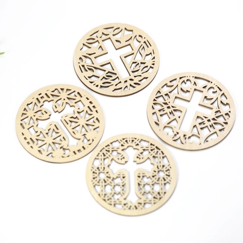 Dessous de Verre en Bois Découpé au Laser Rond Croix Motif Géométrique Ajouré Tapis en Bois Résistant à la Chaleur Décoration de Table Religieuse pour Maison Mariage