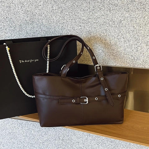 Große Kapazität Damen PU Leder Tragetasche Mode Retro Schultertasche Mit Metallgürtel Dekoration Urban Einfache Tasche
