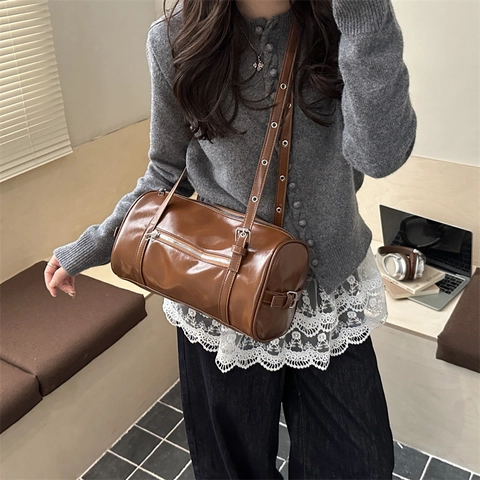 Vintage PU Leather Barrel Shoulder Bag For Women Large Capacity Solid Color Tote Bag With Silver Hardware Casual Commute Bag