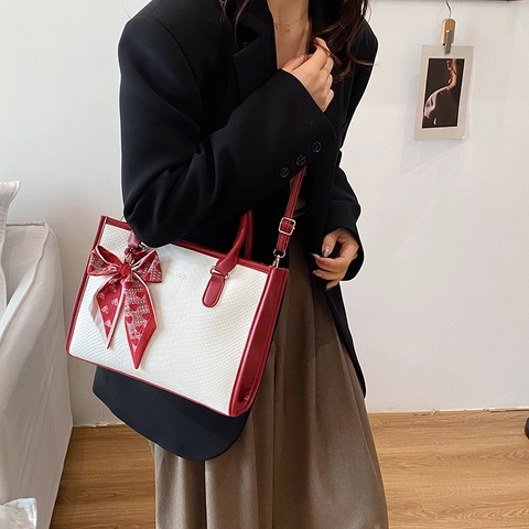 Bolso Tote de Mujer Gran Capacidad Color de Contraste Patrón de Serpiente Cuero PU Bolso de Mano Con Pañuelo de Seda Mujer