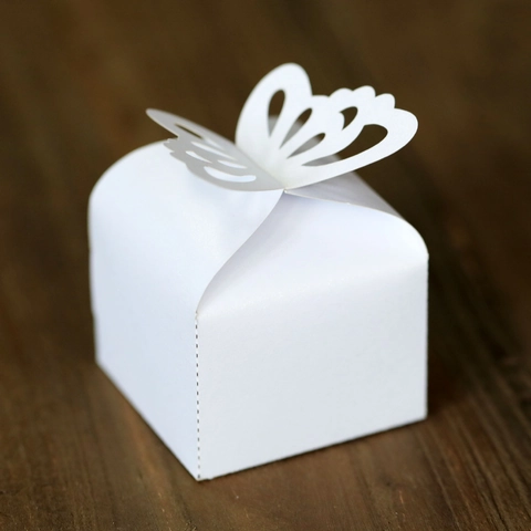 Elegante Lasergeschnittene Schmetterling Perlpapier Süßigkeitenboxen Hohle Geschenkbox Für Hochzeit Party Schokolade Verpackung
