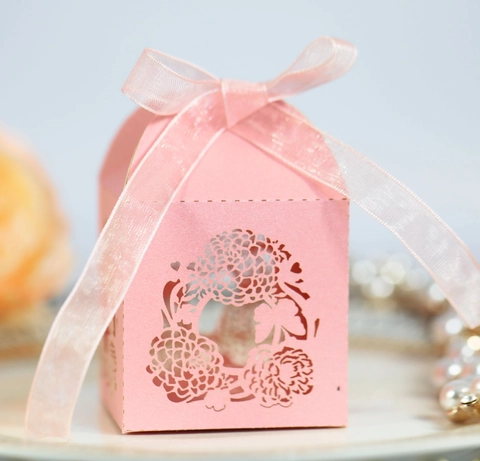 Scatola di Caramelle in Carta Perlata Intagliata a Laser con Farfalla e Fiocco Elegante Scatola Regalo per Matrimonio Cioccolato