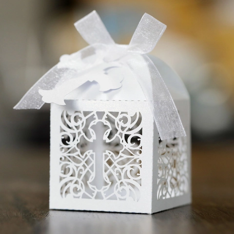 Europäische Laserschnitt Hohle Kreuz Süßigkeitenboxen Mit Band Perlmuttpapier Geschenkbox Für Hochzeit Taufe Weihnachten Party