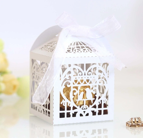 Scatola di Caramelle in Carta Perlata con Taglio Laser Cuore Uccello Stile Europeo Scatola Regalo Decorativa con Fiocco per Matrimonio