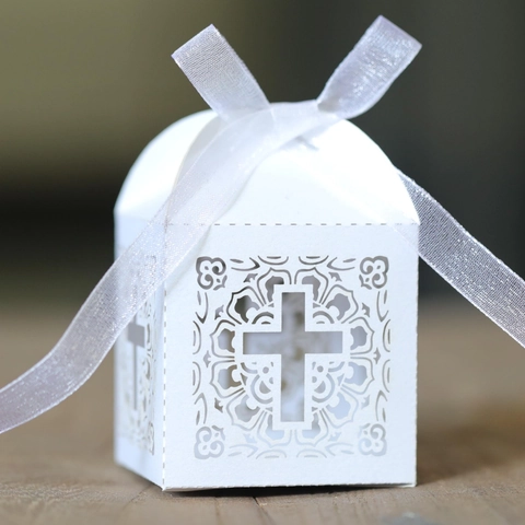 Elegante Scatola per Caramelle a Croce Intagliata al Laser Con Nastro di Raso Carta Perlata Scatola Regalo per Matrimonio Battesimo Decorazione