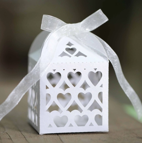 Europäische Herz Hohl Süßigkeiten Box Laserschnitt Papier Hochzeit Geschenkbox Mit Schleifen Party Gastgeschenke Schokolade Box
