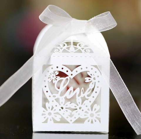 European Style Hollow Out Heart Love Laser Cut Wedding Candy Box Paper Gift Packaging Box With Ribbon For Bridal Shower Party Decorations