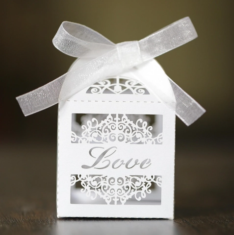 Eleganti Scatole per Bomboniere in Carta Perlata Tagliate al Laser Con Nastro di Raso Design a Cuore Love Traforato per Confezioni Regalo