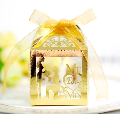 Laserschnitt Hochzeitsmandelboxen Mr & Mrs Herzform Liebe Antrag Silhouetten Papier Geschenkbox Mit Schleife Party Deko