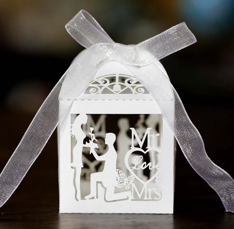 Laserschnitt Hochzeitsmandelboxen Mr & Mrs Herzform Liebe Antrag Silhouetten Papier Geschenkbox Mit Schleife Party Deko