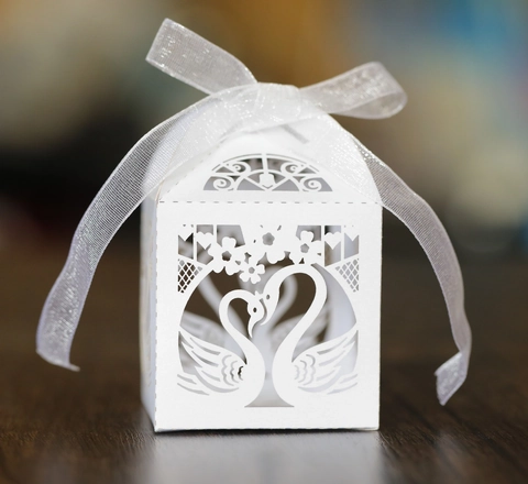 Scatola Bomboniera Cigno Intagliata al Laser in Carta Perlata Con Fiocco Cuore Cigno Modello Scatola Regalo per Matrimonio San Valentino Festa