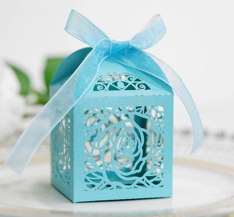 Lasergeschnittene Rosenblüte Hochzeitsgastgeschenk Box Europäisches Perlmuttpapier Hohl Candy Geschenkbox Mit Band Für Party Souvenir