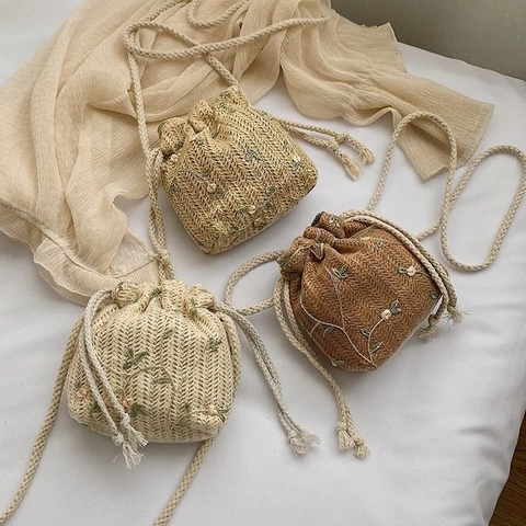 Dames Vintage Nylon Geweven Emmertas Bloem Borduursel Trekkoord Crossbodytas Zomervakantie Kleine Dagelijkse Schoudertas