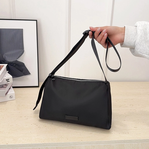 Minimalist Black Waterproof Nylon Crossbody Bag For Women Men Large Capacity Casual Shoulder Bag Commute Travel Bag