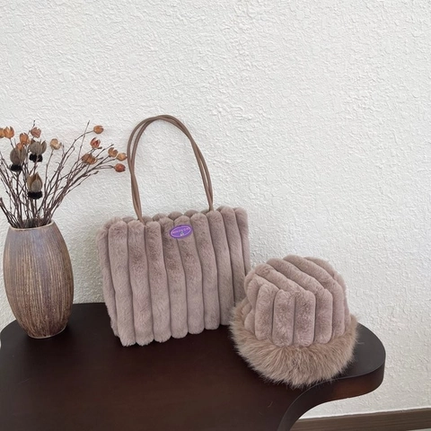 Women's Winter Warm Faux Fur Tote Bag and Bucket Hat Set Soft Plush Striped Handbag Fluffy Shoulder Bag For Shopping Travel